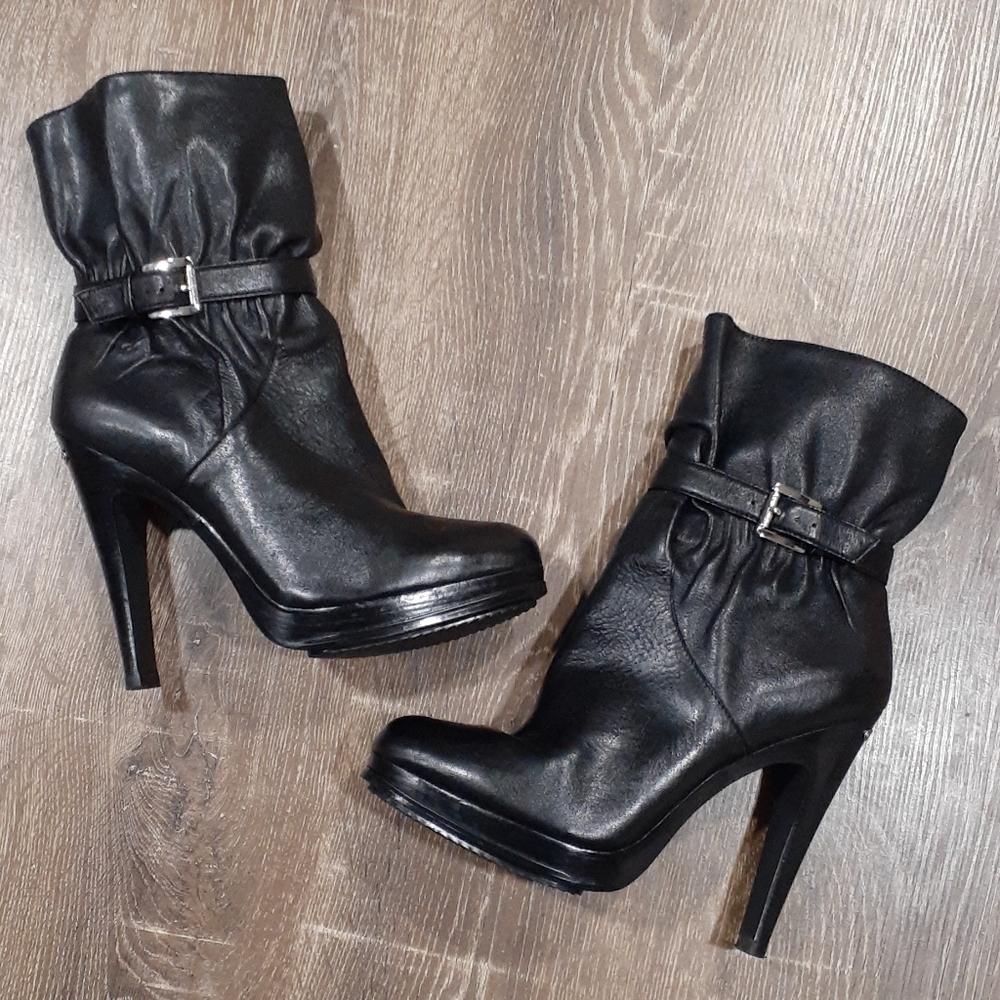 Micheal Kors black leather heeled ankle boots 9.5